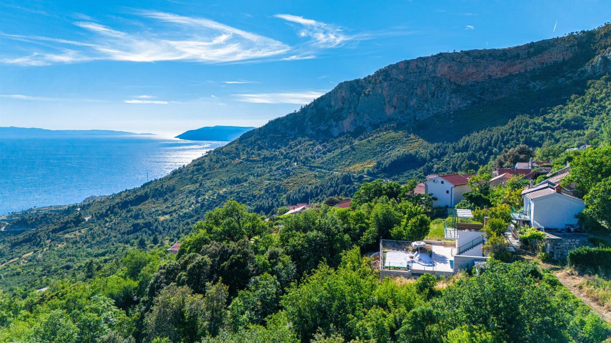 House Dida Mate - Cozy House In Nature With Heated Pool Tucepi Bagian luar foto